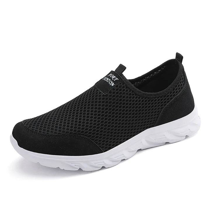 Rückenansicht der Herren Slip-On Sneaker, zeigt die schlanke, sportliche Passform.