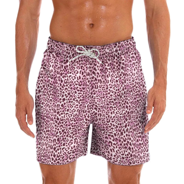 Bequeme Herren Badeshorts Milo mit fröhlichem Muster, ideal für Sommer, Urlaub & Freizeit am Strand.