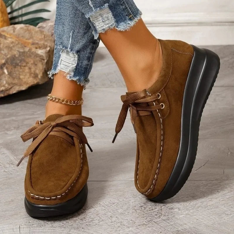 Rutschfeste Sohle der Damen Sneakers, bietet Sicherheit & Komfort. Leichte sportliche Damenschuhe für Alltag.