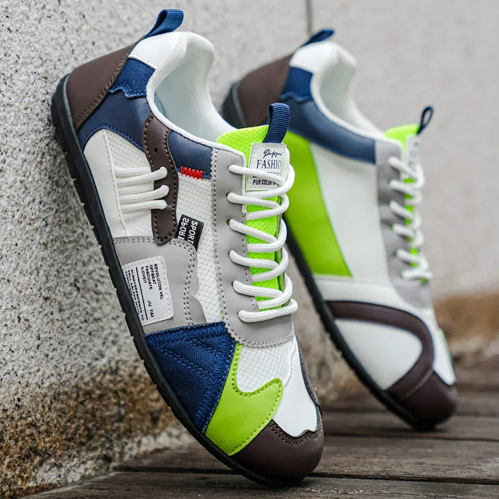 Nahaufnahme der atmungsaktiven Oberfläche von Herren Sneakern. Ergonomische & bequeme Sportschuhe.