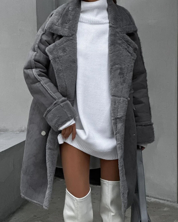 Langer Damen Cardigan, elegant & zeitlos. Perfekt als Übergangsmantel oder für den Büro-Look.