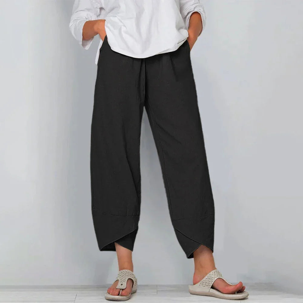 Modische Damen Culotte mit hohem Bund und weitem Bein für eine moderne und bequeme Silhouette.