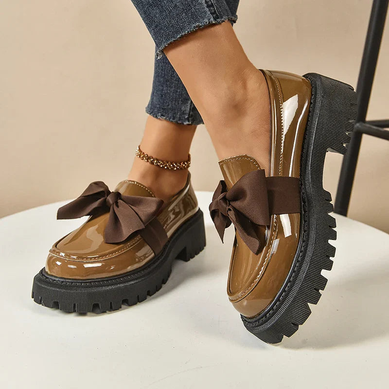 Grüne modische Plateau Schuhe für Damen mit verspielter Schmetterlingsschleife, bequeme Winterschuhe.