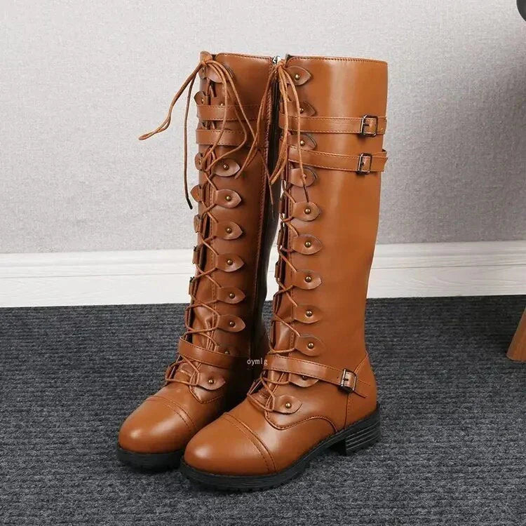 Bequeme, kniehohe Damen Herbststiefel mit flacher Sohle. Perfekt für den Alltag und kühle Herbsttage.