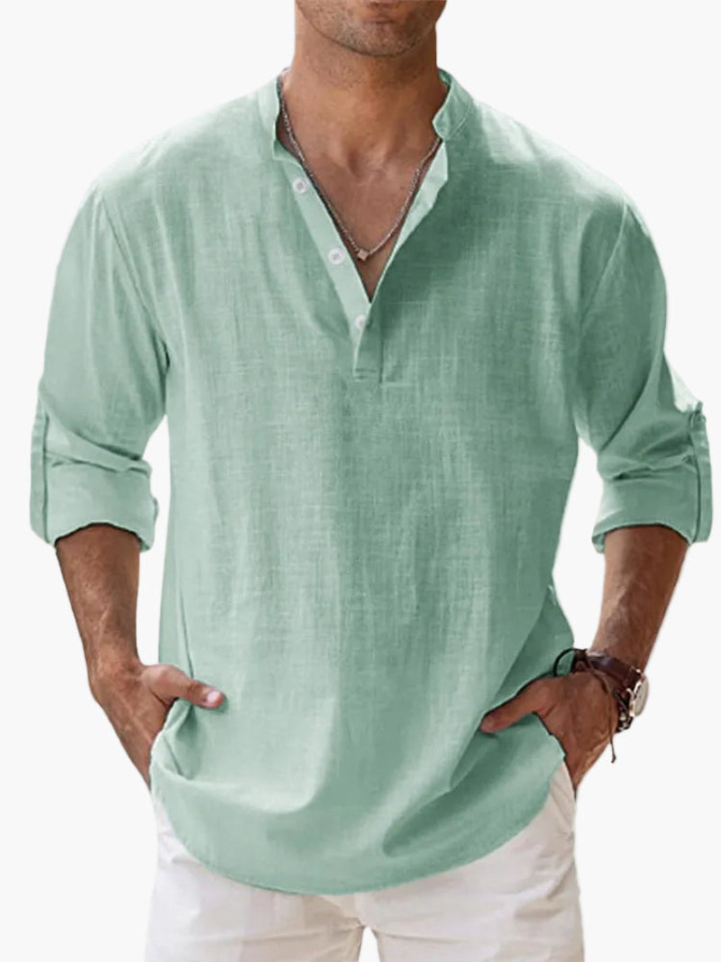 Casual Herren Henley Hemd in Schwarz mit Krempelärmeln, komfortabel und stilvoll für den Sommer.
