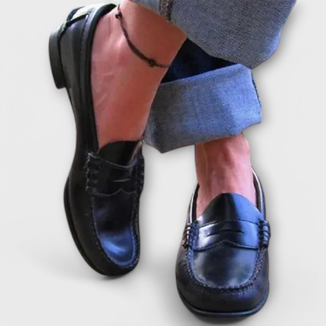 Elegante schwarze Damen Loafer, bequem und rutschfest, perfekt für Büro und Freizeit, zeitloser Stil.