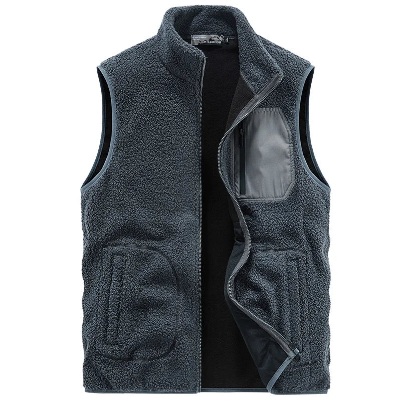 Robuste Herren Utility-Weste mit markanter Textur und vielen praktischen Taschen, perfekt für Outdoor & Herbst.