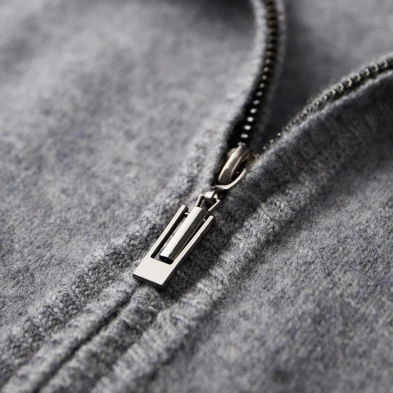 Produktbild: Klassische marineblaue Herrenjacke, als vielseitige Übergangsjacke auf Bügel präsentiert.