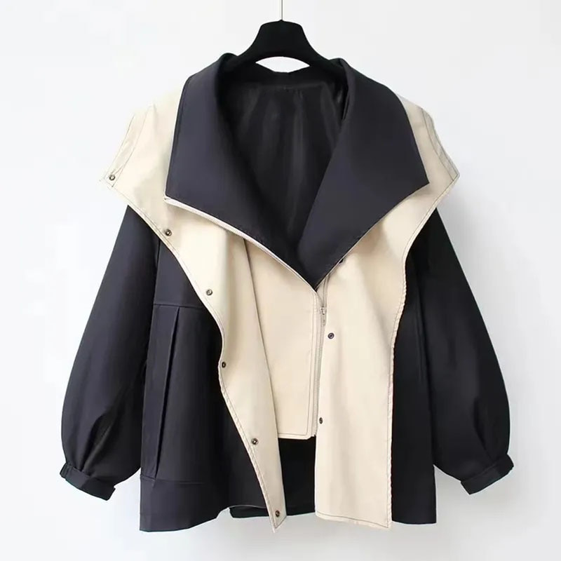 Sportliche schwarze Damen Outdoorjacke, wasserdicht & winddicht, ideal für Sport und Freizeit.