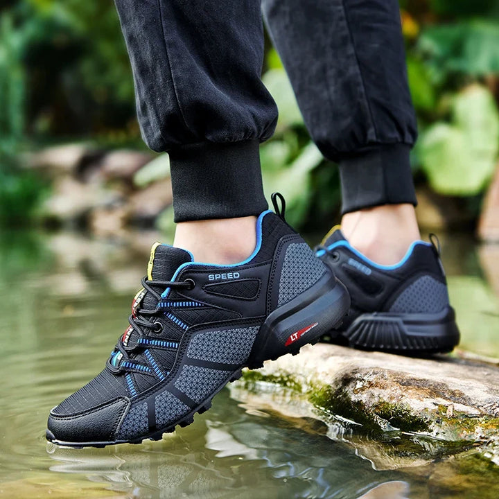 Stilvolle Herren-Wanderschuhe, rutschfest. Bequeme Trekkingschuhe für Männer, griffige Sohle.