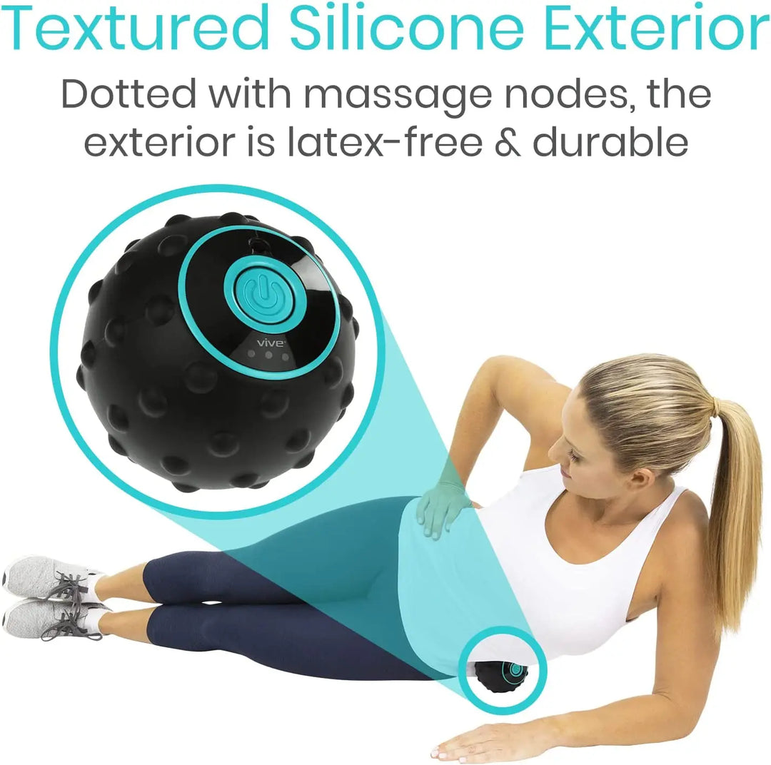 Detailansicht des 4-Gang Vibrationsmassageballs mit texturierter Oberfläche und Heizfunktion für Sportmassage.