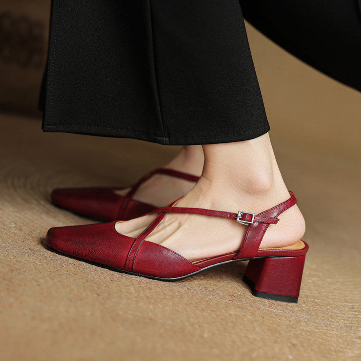 Beige elegante Pumps mit Riemchen, vielseitige Damenschuhe für festliche Anlässe.