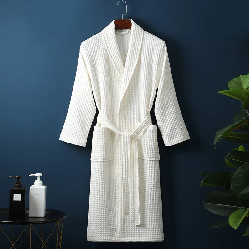 Weicher & gemütlicher Baumwoll-Bademantel, geeignet für Damen & Herren. Ideal für Wellness und Homewear.