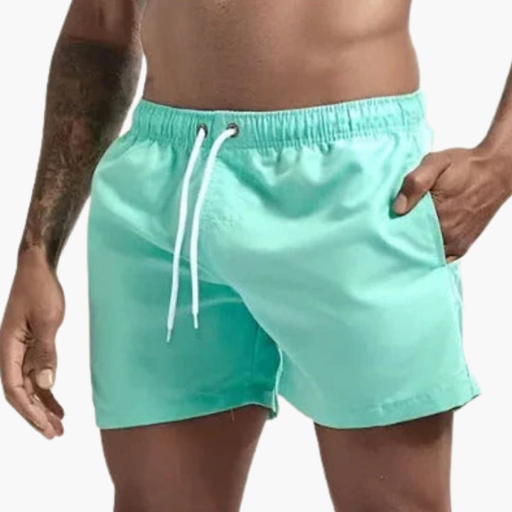 Komfortable Herren Badehose für Schwimmen & Freizeit. Ideal als Sportshorts mit elastischem Bund.