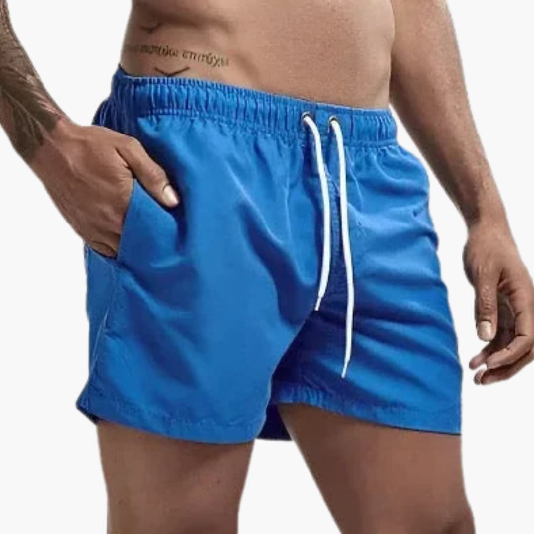 Robuste Herren Badeshorts mit elastischem Bund für optimalen Komfort beim Schwimmen & am Strand.
