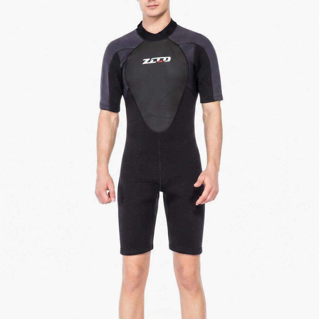 Herren Kurzarm-Wassersportanzug, ideal für Surfen, Schwimmen & Tauchen. Der flexible Shorty Wetsuit bietet maximalen Komfort.