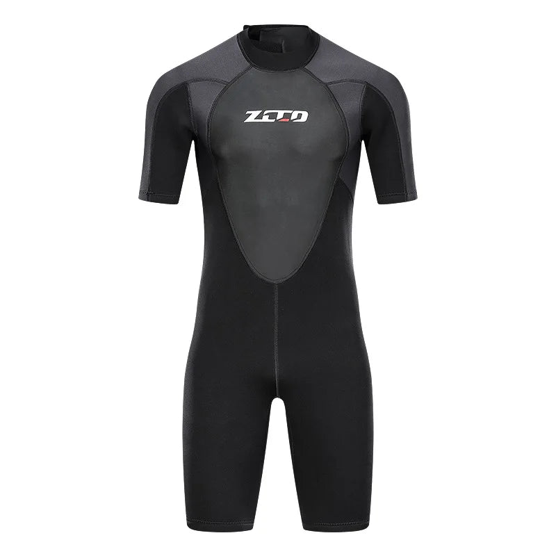 Robuster Herren Shorty Wetsuit mit optimaler Bewegungsfreiheit für Surfen, Schwimmen und andere Wassersportarten.