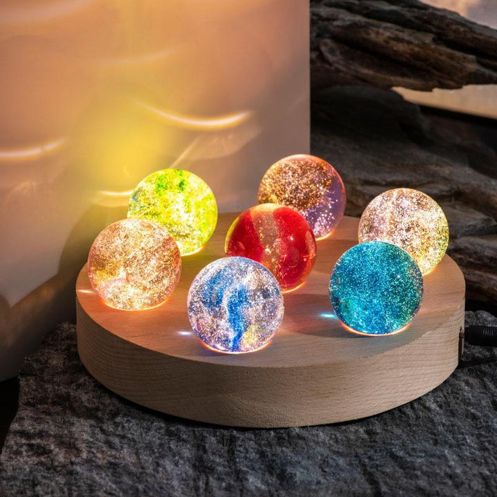 Zauberhafte Kristallkugel Stimmungslicht Lampe Aurasphere, eine einzigartige Geschenkidee für Wohn- und Schlafzimmer.