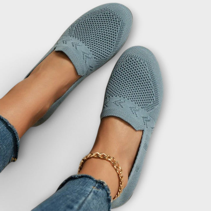 Stilvolle Damen Loafer in Beige, flache Sommerschuhe für eleganten Komfort.