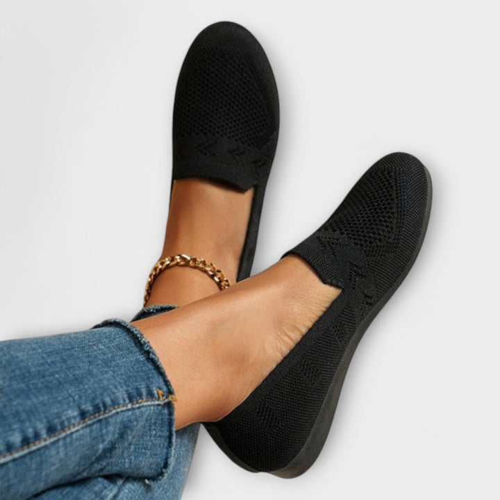 Klassische schwarze Damen Loafer, stilvoll & bequem, perfekt für Business & Freizeit.