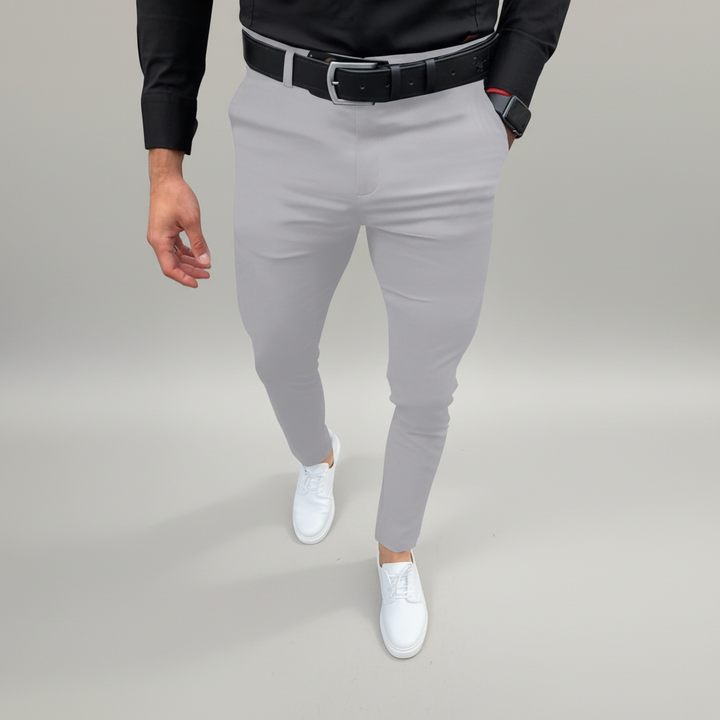 Modern geschnittene Slim Fit Anzughose Pascal für Herren, die Eleganz und Tragekomfort vereint.