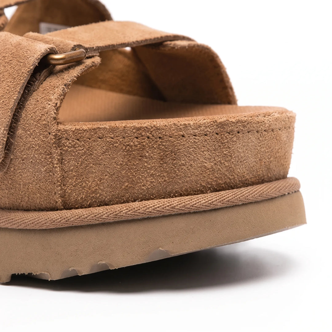 Elegante Damen Sandalen mit auffälliger Plateausohle und breiten, verstellbaren Riemen, ideal für den Alltag.