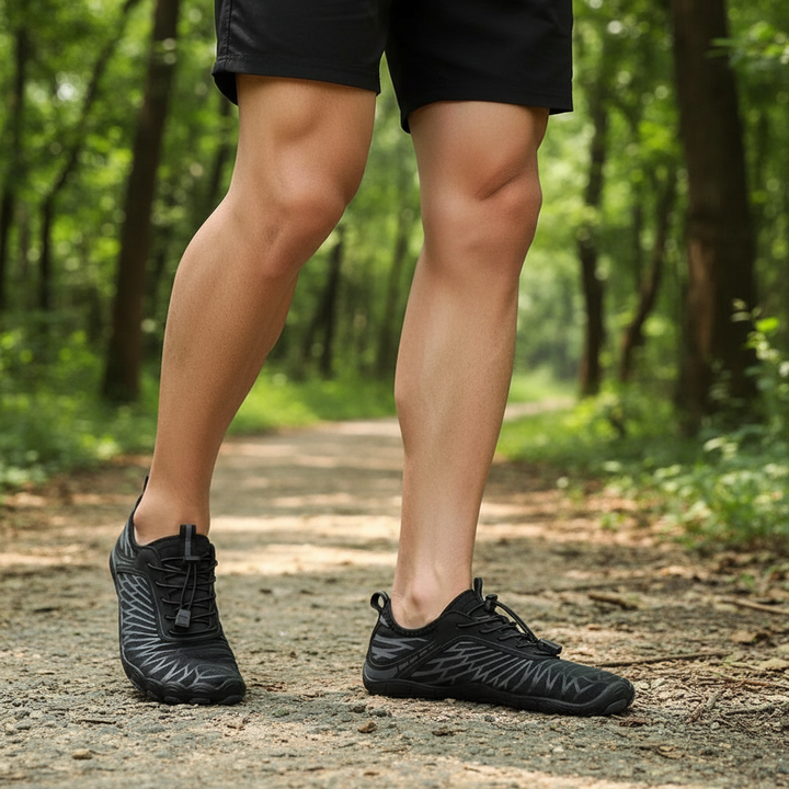 Robuste Herren Wasserschuhe im Barfuß-Stil, rutschfest und schnelltrocknend. Ideal für Strand & See.