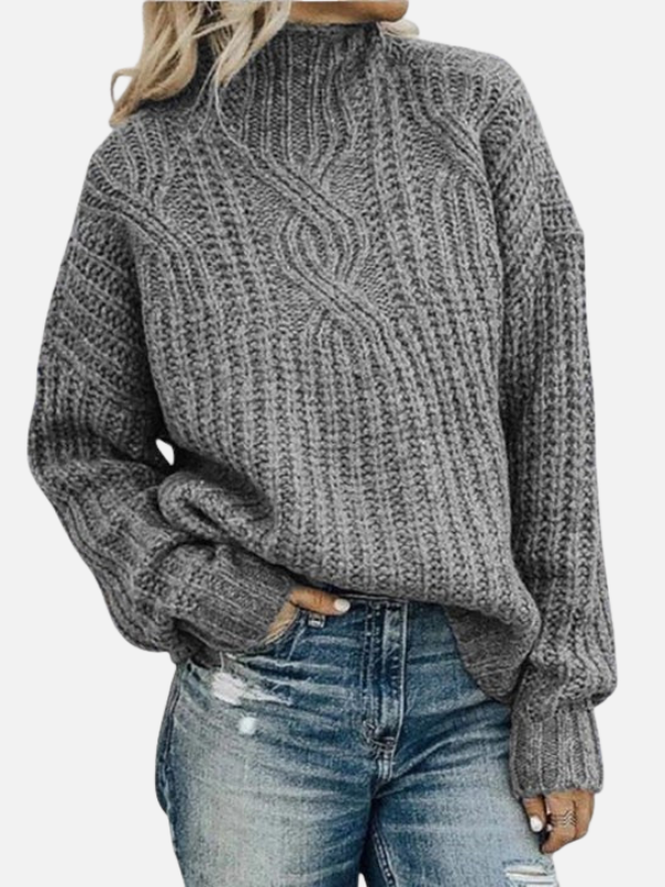 Stylischer Damen Zopfmuster-Strickpullover mit hohem Kragen, perfekt für casual chic Herbstmode.