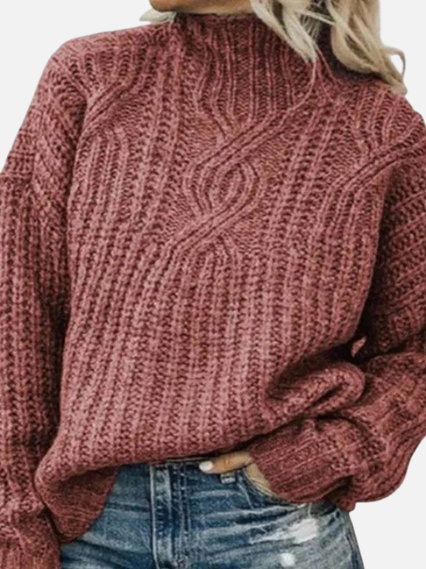 Gedrehter Damen Kabelstrickpullover mit gemütlichem hohem Kragen und detailreichem Zopfmuster.