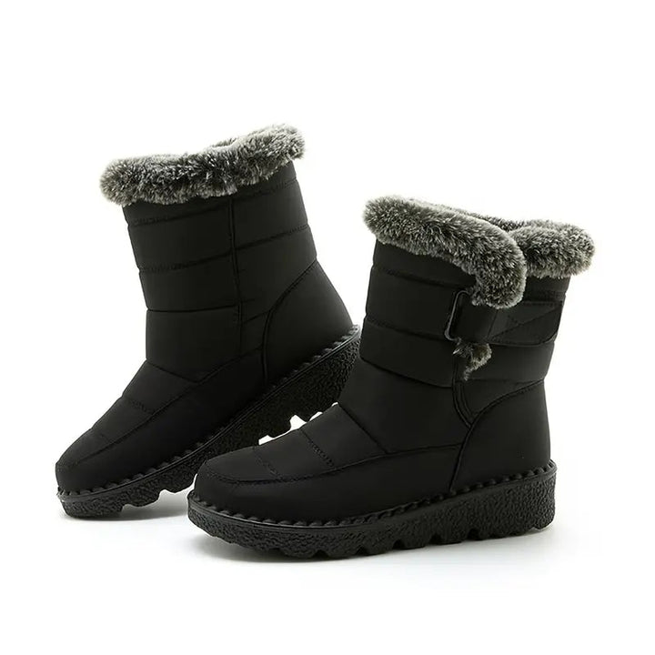Bequeme Damen Winterstiefel mit praktischem Slip-On Design, perfekt für kalte Tage und Schnee.