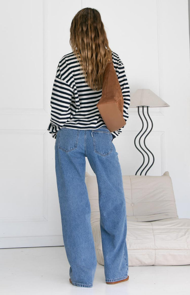 Damen Longsleeve mit Streifenmuster, bequeme, lockere Passform, schick für Freizeit und Büro.