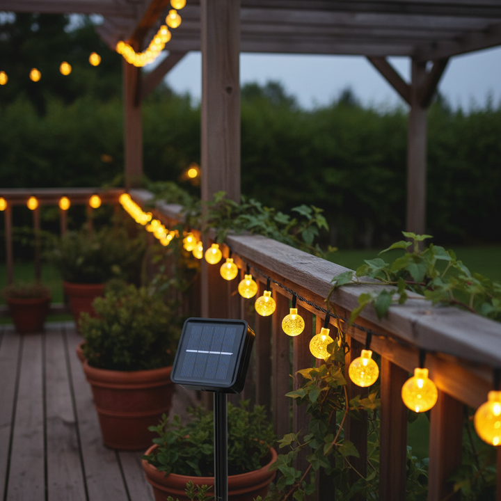 Solar LED Lichterkette für Garten & Balkon. Wetterfeste, solarbetriebene Deko-Beleuchtung mit warmweißem Stimmungslicht.