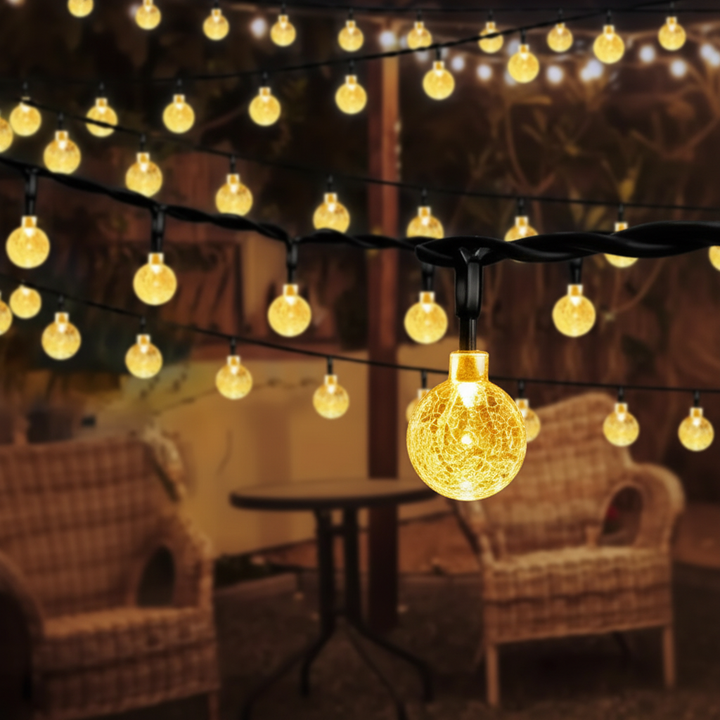 Umweltfreundliche Solar Lichterkette mit hellen LEDs für stimmungsvolle Außenbeleuchtung im Garten oder auf dem Balkon.