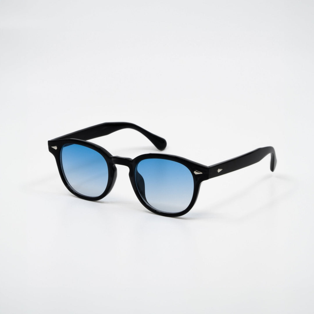 Elegante Herren Sonnenbrille mit blauen Gläsern. Perfektes Modeaccessoire und Augenschutz für Freizeit und Outdoor.