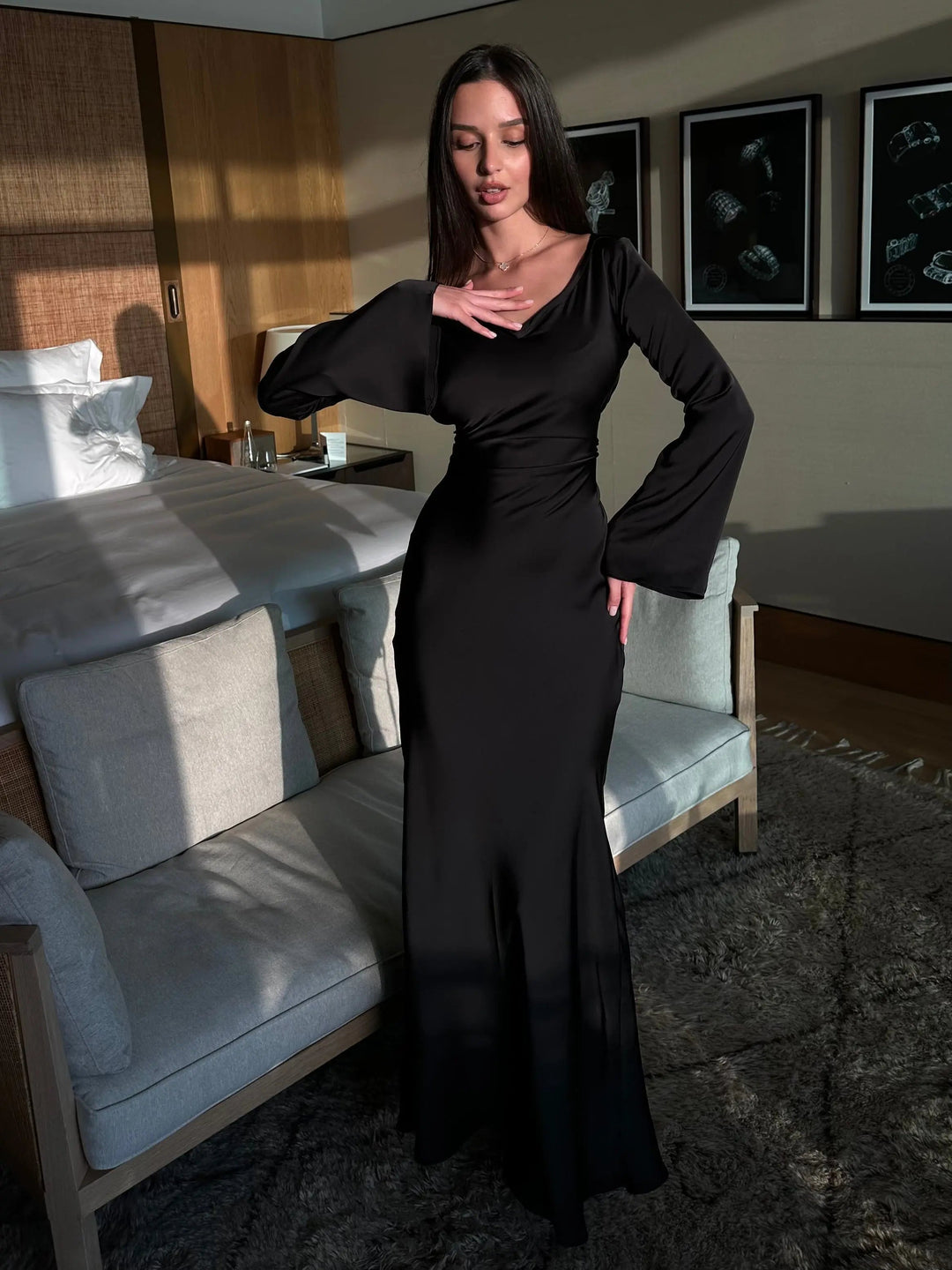 Figurschmeichelndes Damen Maxikleid Langarm, elegant & bequem, ideal für einen zeitlosen, femininen Look.
