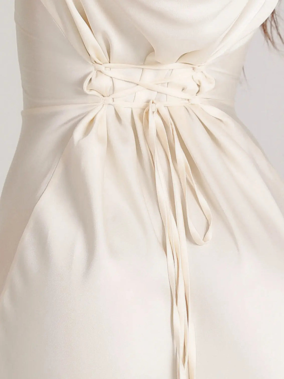 Zeitloses Damen Maxikleid Langarm, elegant für Abend und Alltag, vielseitig kombinierbar, feminine Mode.