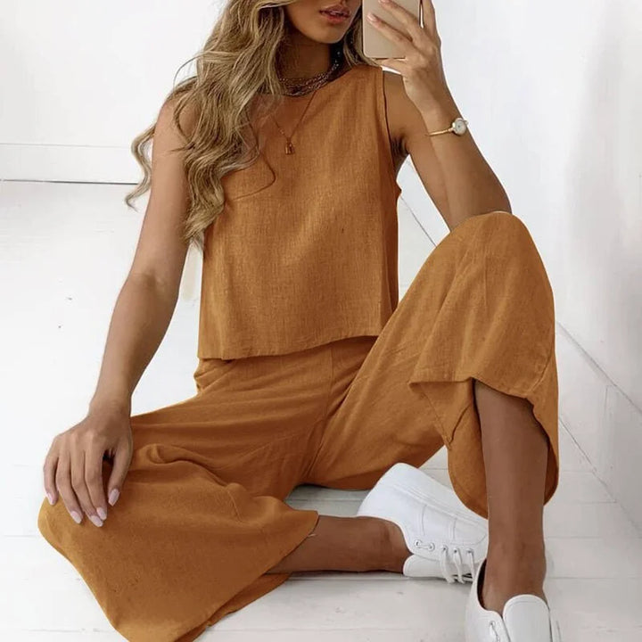 Gemütlicher Damen Herbst Zweiteiler aus weichem Stoff. Komfortables Hose-Oberteil-Set für Übergangszeit.