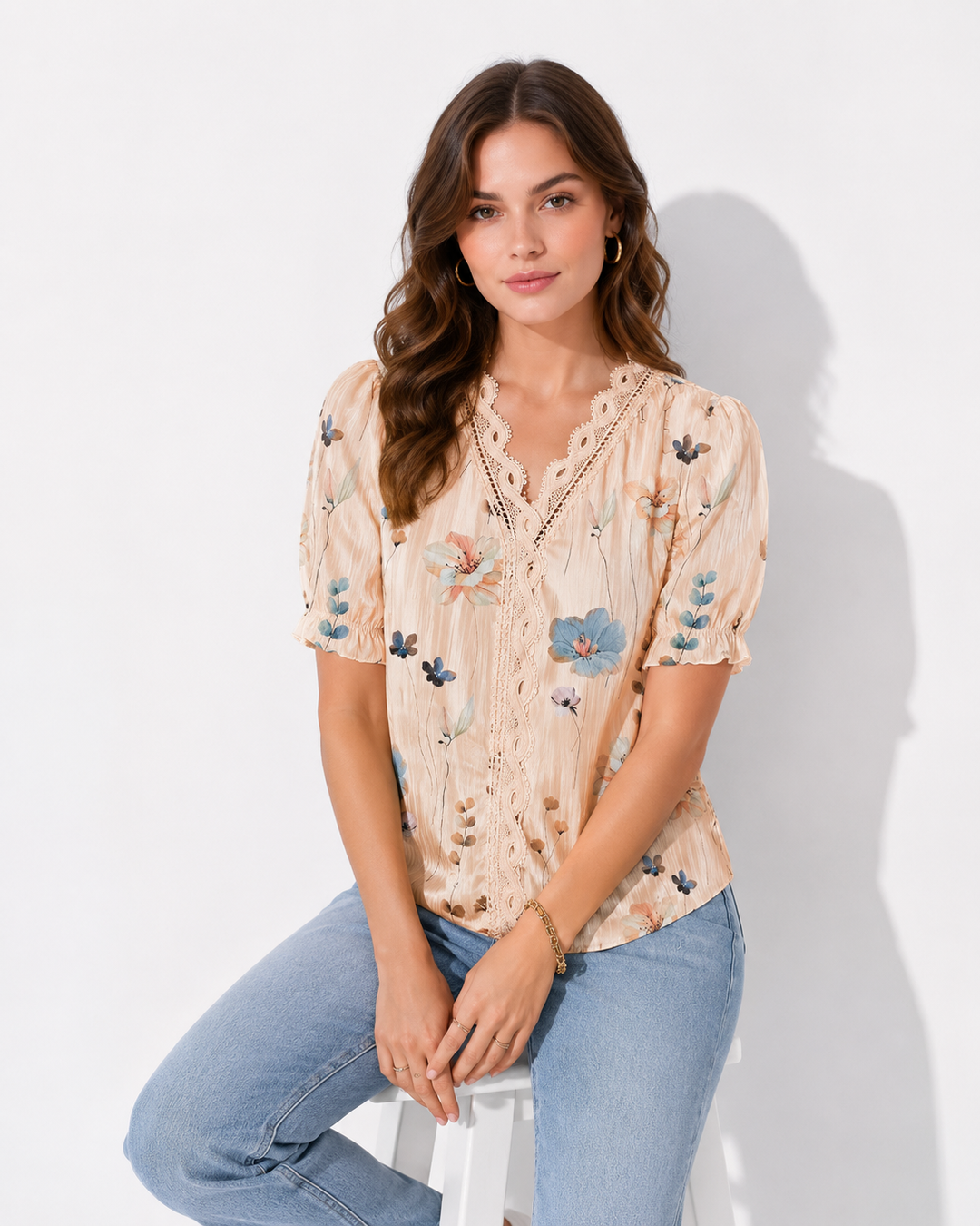 Bequeme, lockere Damen V-Ausschnitt Bluse, ideal für Frühling & Sommer. Elegantes Oberteil für jeden Tag.