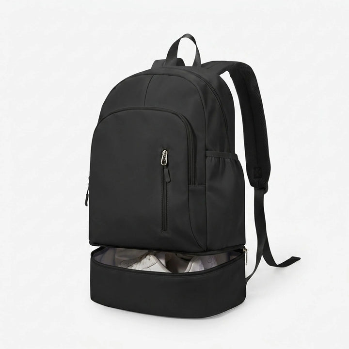 Inneres des multifunktionalen Sportrucksacks mit praktischen Fächern zur Organisation von Ausrüstung.