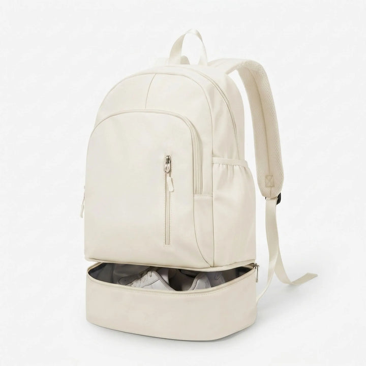 Robuster Sportrucksack für Fitness & Freizeit, mit seitlichen Mesh-Fächern & wasserabweisendem Material.