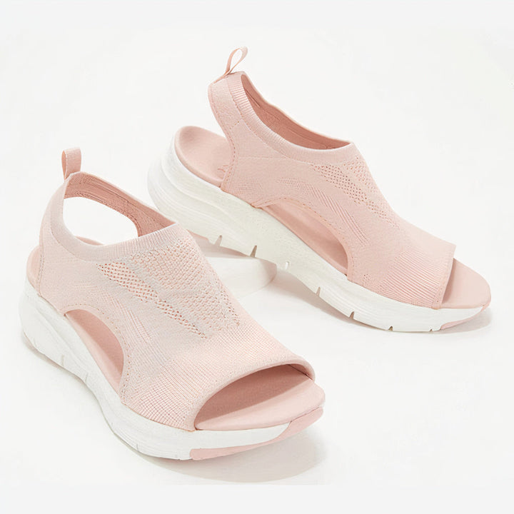 Flache Komfortsandale Meredith für Damen. Sportlich-elegante Sommerschuhe, ideal für orthopädischen Komfort.