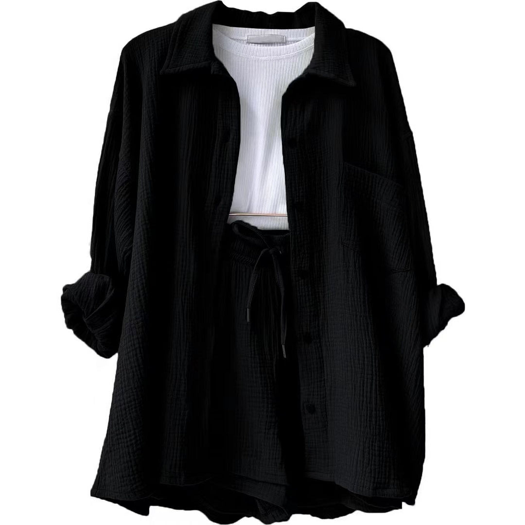 Stilvolles Damen Homewear Set mit elegantem Design, Kurzarm-Oberteil und Shorts.