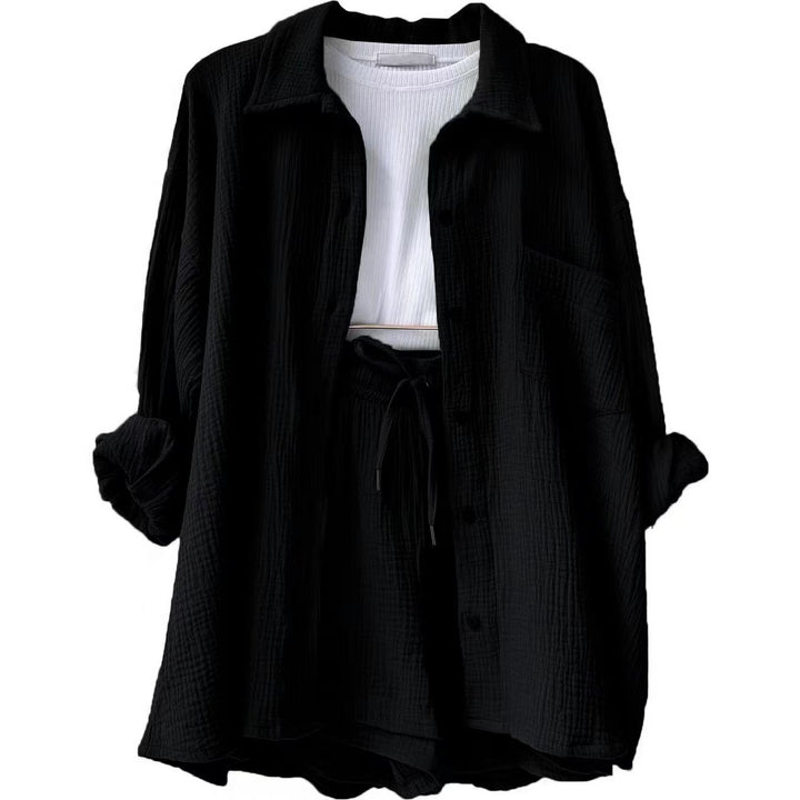 Stilvolles Damen Homewear Set mit elegantem Design, Kurzarm-Oberteil und Shorts.