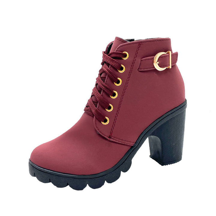 Elegante schwarze Damen Stiefeletten mit Blockabsatz. Bieten optimalen Tragekomfort für Alltag & Beruf.