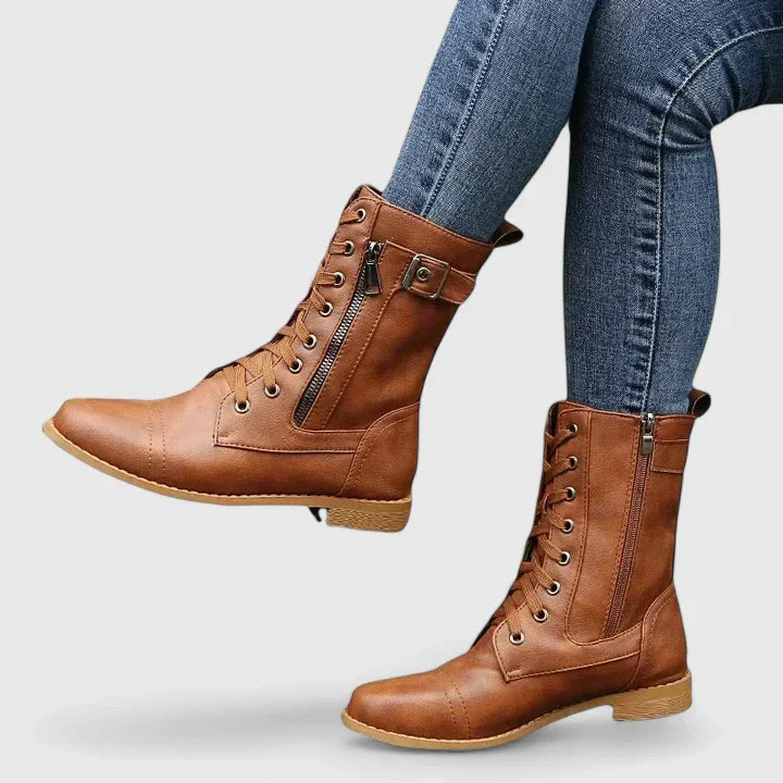 Schwarze Damen Stiefelette mit Schnürung & Reißverschluss. Modisch, komfortabel und sicherer Halt.