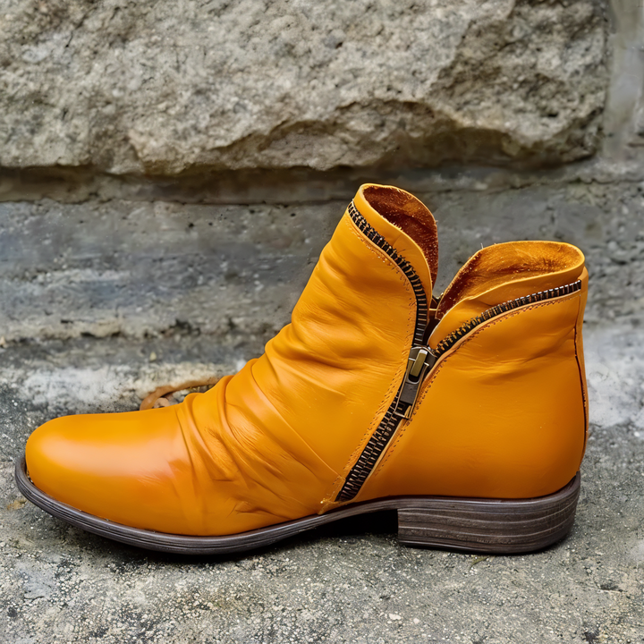 Bequeme Damen Stiefeletten Brunhilde, knöchelhoch mit praktischem Reißverschluss und modischer Raffung.