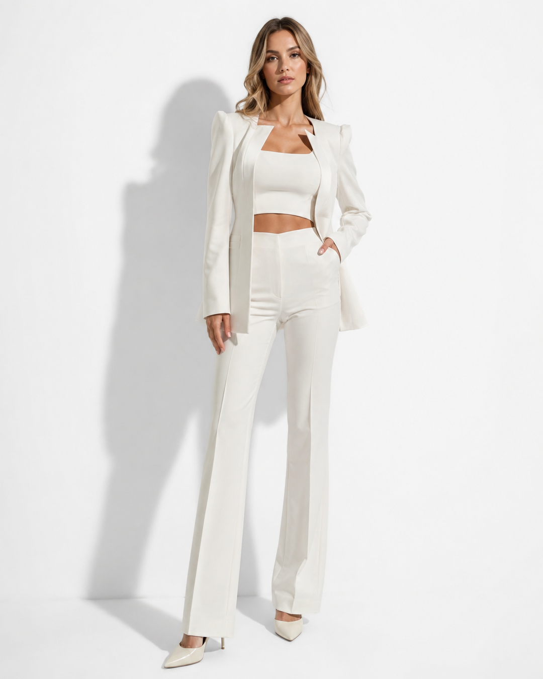 Damen 3-teiliges Set: Eleganter Blazer, Top & bequeme Hose. Perfekt für Büro & Freizeit.