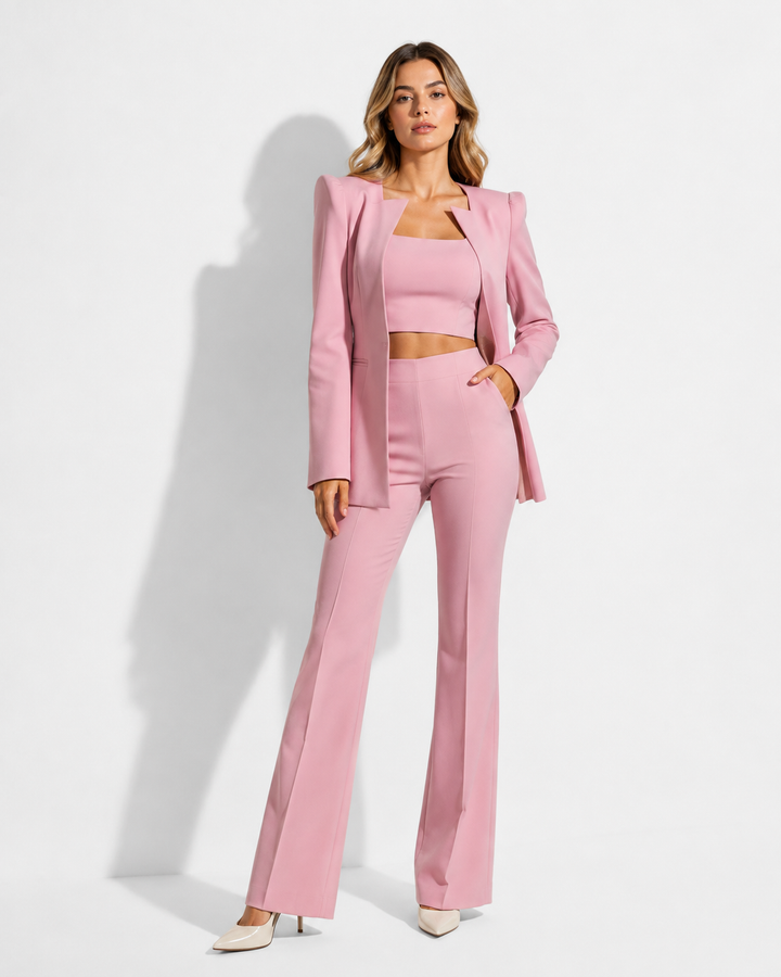 Modisches Damen Freizeit- & Büro-Set: Blazer, Top & Hose für einen eleganten & komfortablen Look.