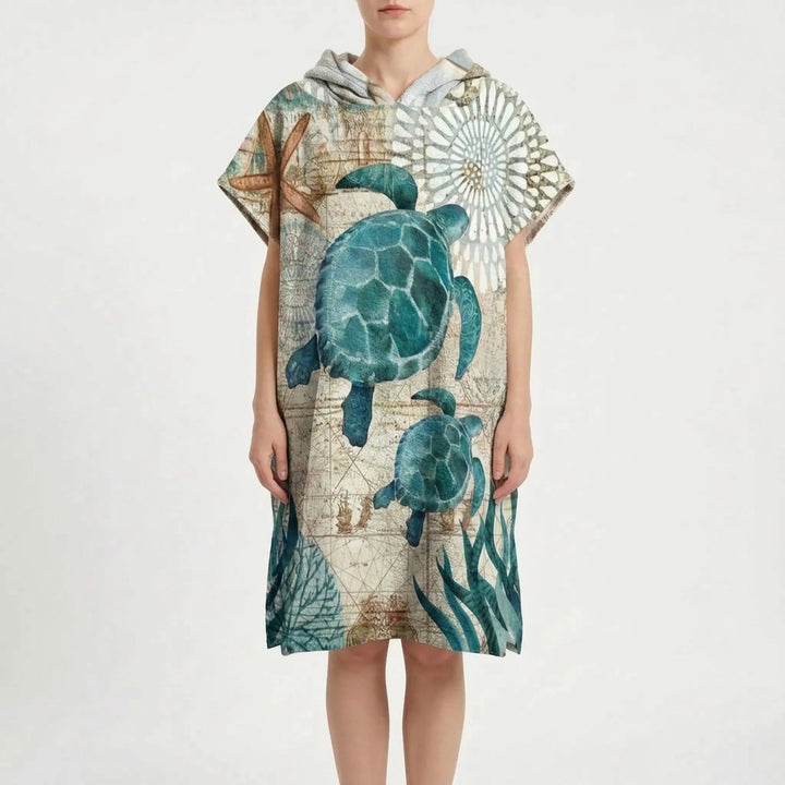 Maritimer Strandponcho mit Kapuze, unisex, als Badeponcho & Umkleidehilfe für entspannte Strandtage.