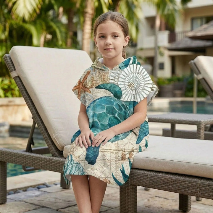 Leichter, schnelltrocknender Reise-Strandponcho mit Kapuze für einfachen Wechsel nach dem Schwimmen.
